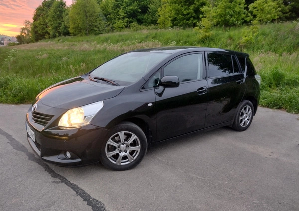 Toyota Verso cena 35999 przebieg: 155000, rok produkcji 2010 z Brzozów małe 631